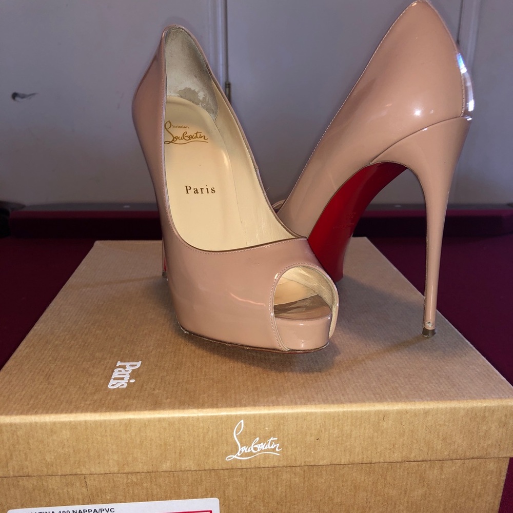 Nude Christian Louboutin